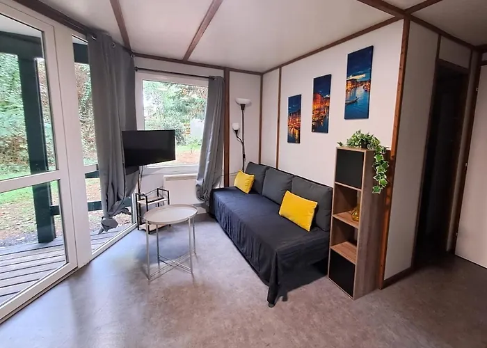 بيت للعطل Lot 11 *